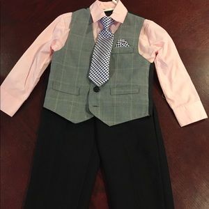 Boys 3t pants and vest set.
